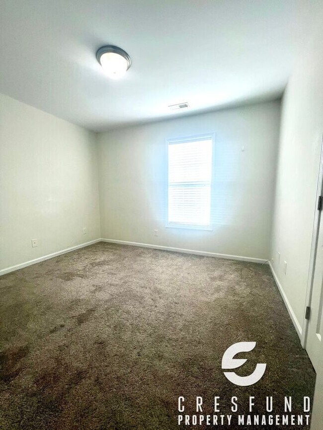 Building Photo - 3bedroom 2.5 Bath Home in Overhills Creek-...