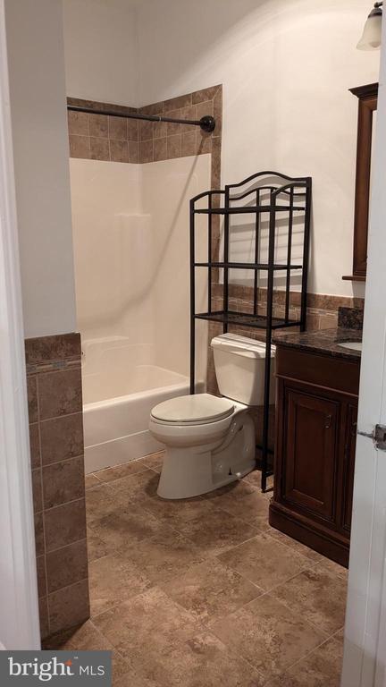 Building Photo - 82 Linvale Rd