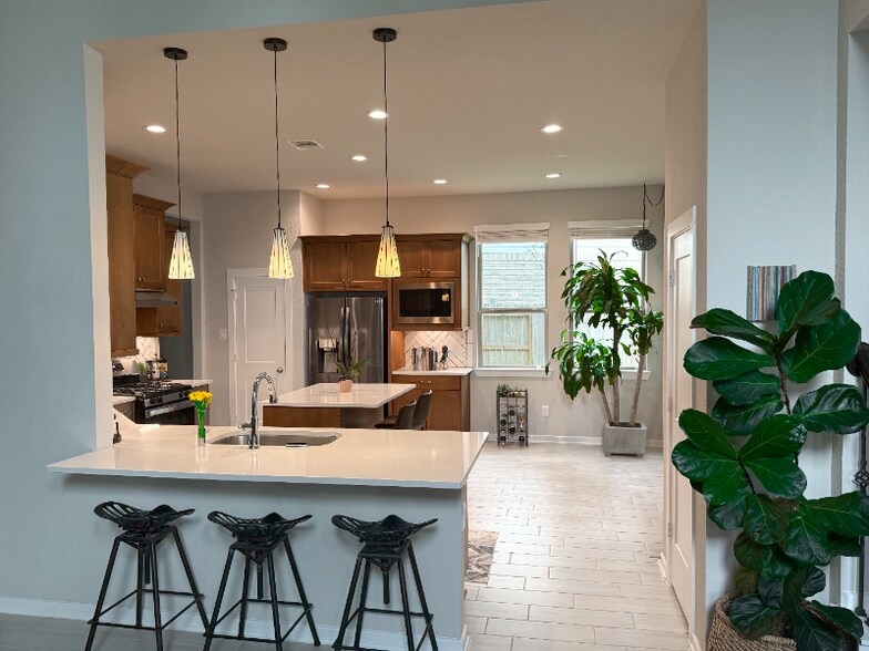 Building Photo - 224 Golden Shiner Dr