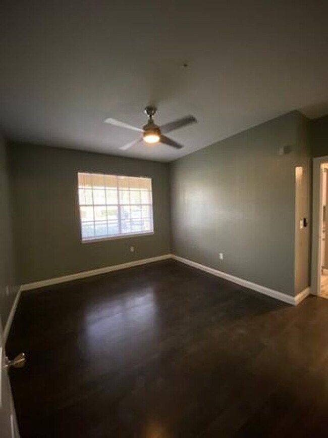 Building Photo - Reduced! Charming 1-Bedroom 1-Bath! - MetroWest