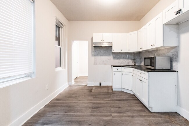 Building Photo - 2424 N Gratz St