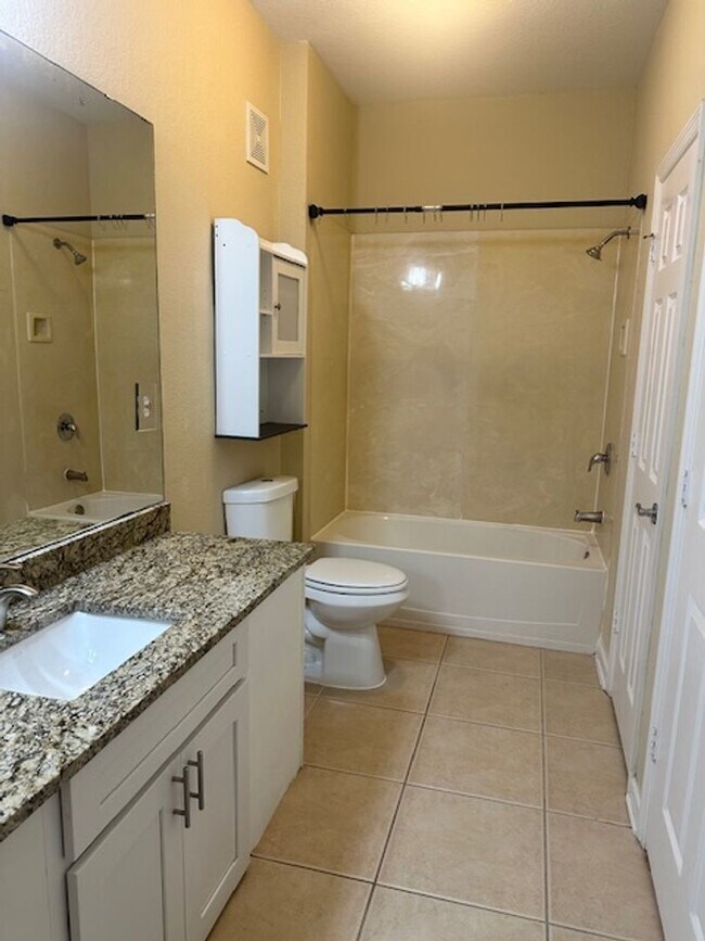Building Photo - 8710 Saratoga Inlet Dr