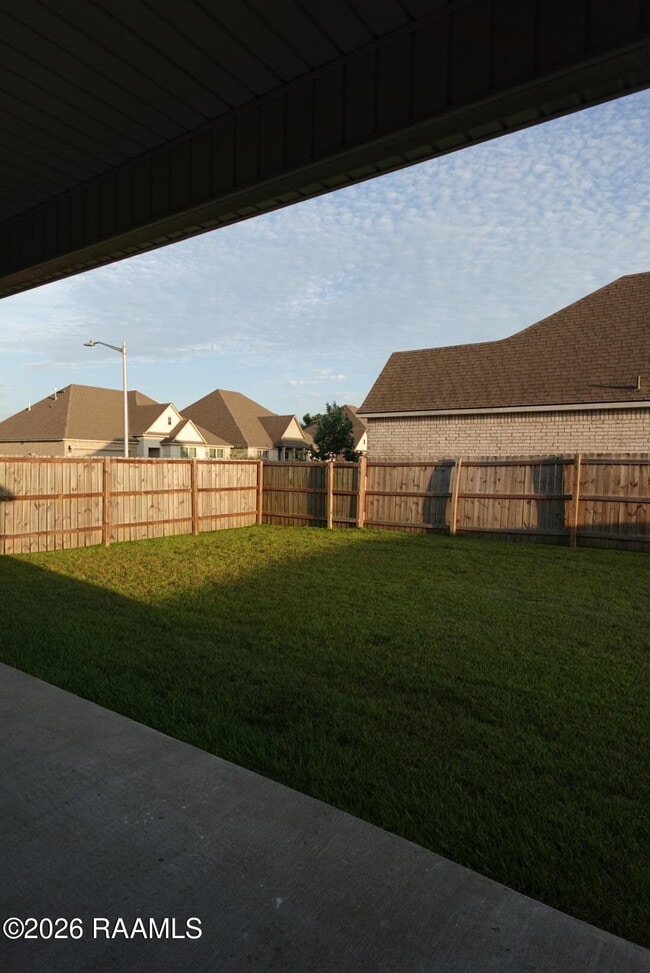 Building Photo - 401 Dua Ln