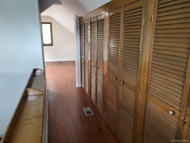 Building Photo - 30 Jervis Ave