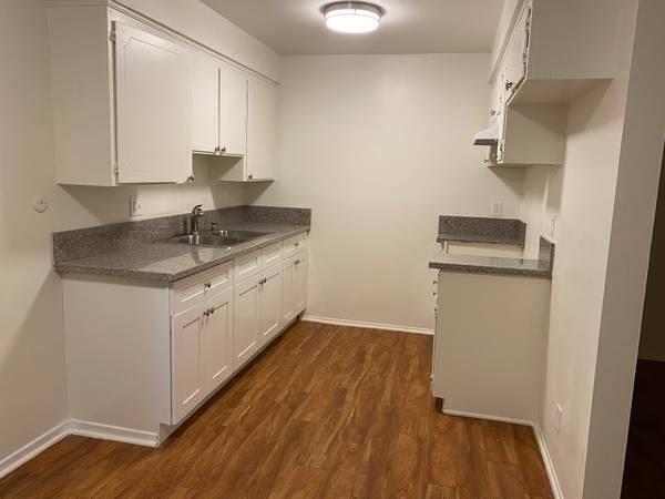 Interior Photo - 4342 West 130th St