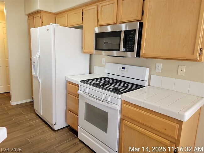 Building Photo - 1050 E Cactus Ave