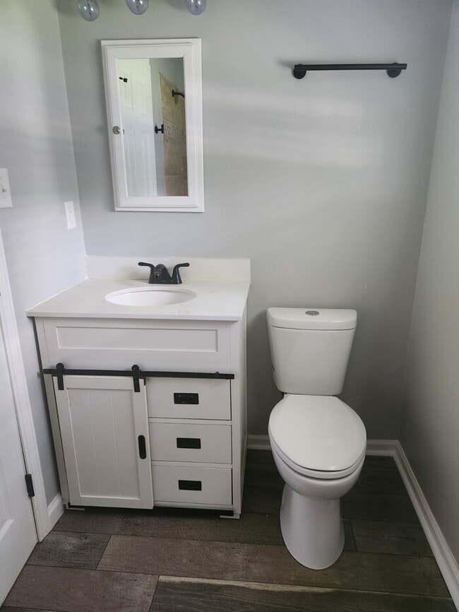 Building Photo - Make this home your sweet space!