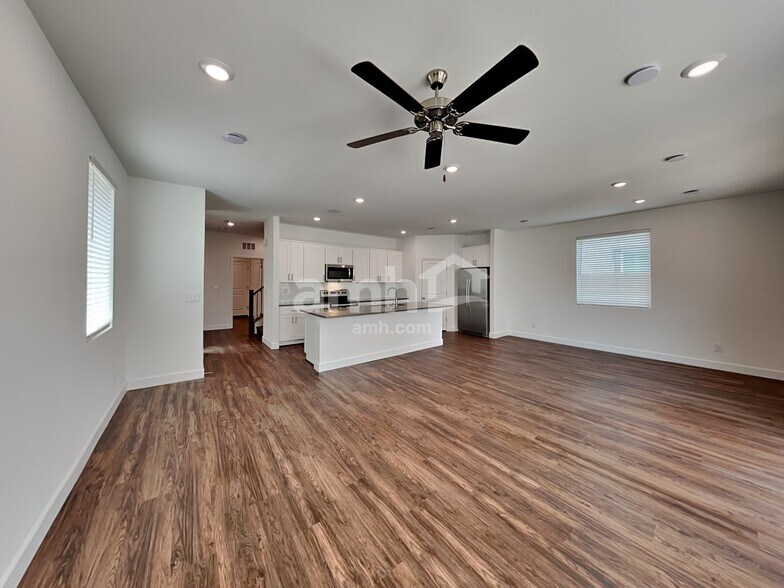 Building Photo - 9140 Ribbon Mdw Ct