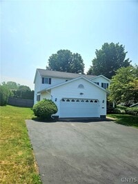 Building Photo - 2002 Tamarack St