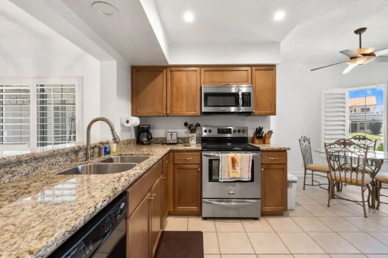 Building Photo - 248 Vista Royale Cir W