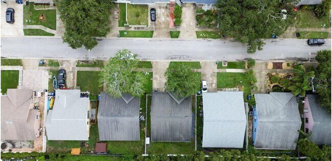 Building Photo - 1713 Whispering Dr E