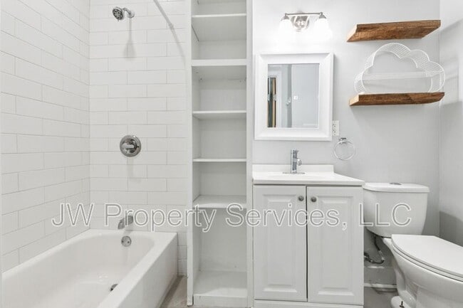 Building Photo - 3701 Derbigny St