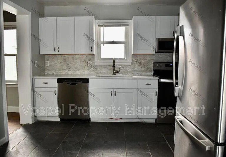 Building Photo - 1291 W Gregory Blvd