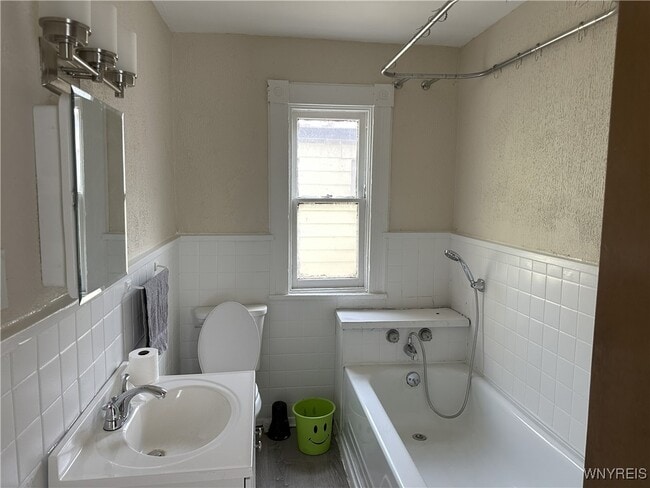 Building Photo - 801 West Ave