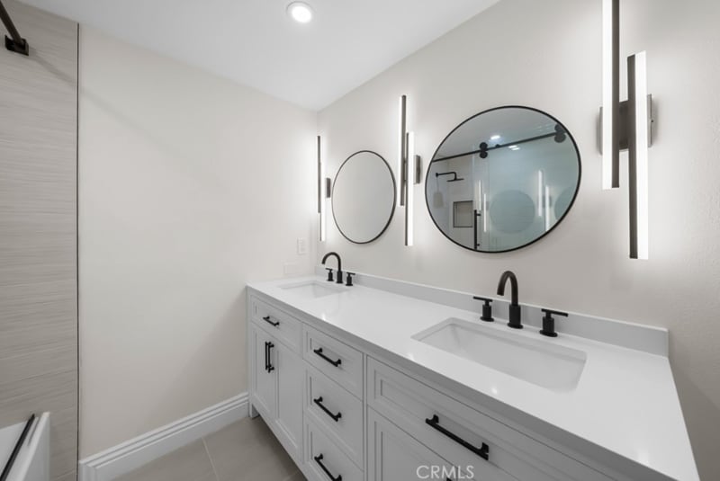 Building Photo - 16401 Mercier Ln
