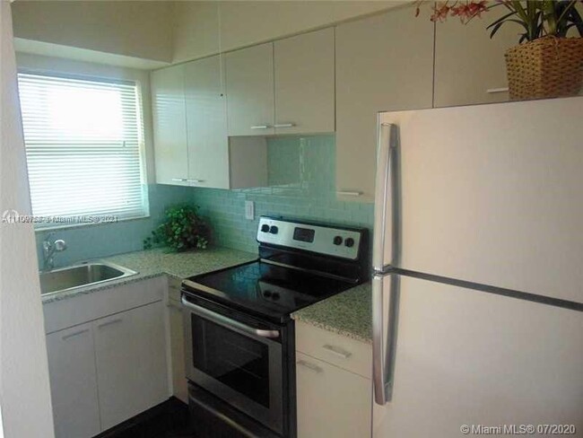 Kitchen - 2225 NE 123rd St