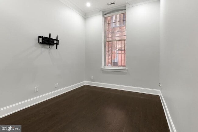 Building Photo - 12 Letitia St