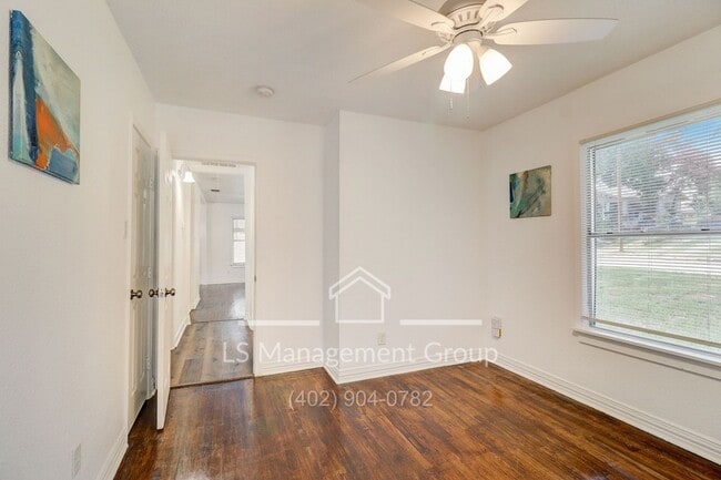 Building Photo - 132 Nelson Ave