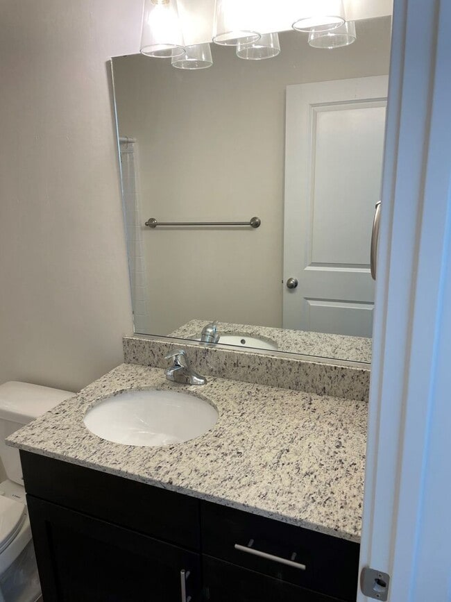 Building Photo - 3 bedroom- 2 bath Newer Construction