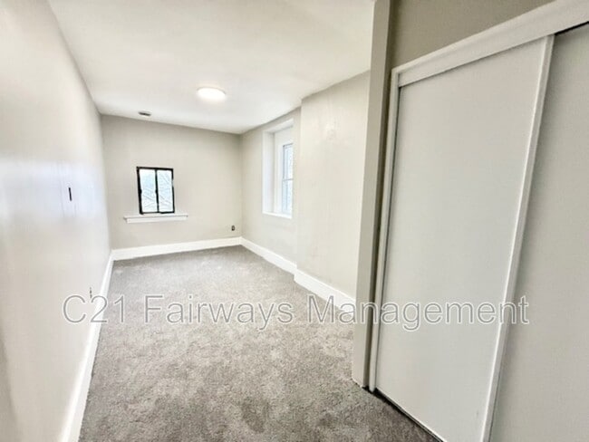 Building Photo - 1907 Delaware Ave