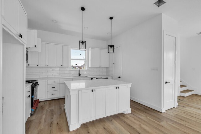Building Photo - 1228 E 23rd St