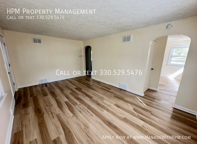 Building Photo - 3035 33rd St NE