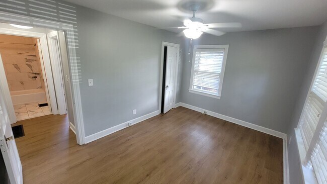 Building Photo - 4305 Briarwood Rd