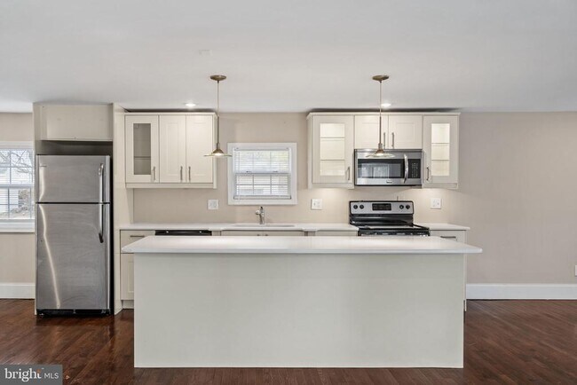 Building Photo - 2730 Old Cedar Grove Rd