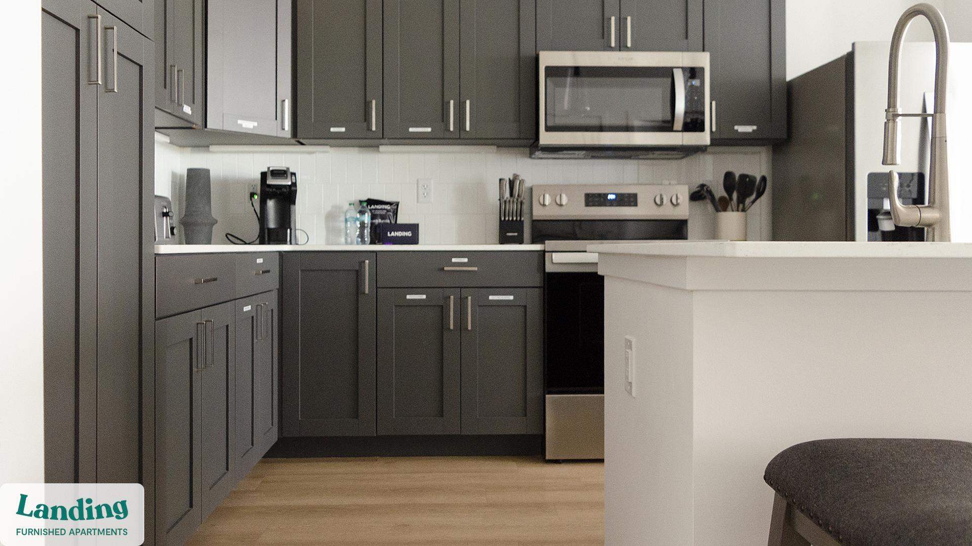 Building Photo - 650 N Main St