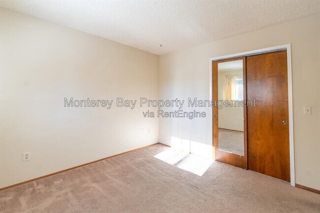 Building Photo - 27045 Meadows Rd