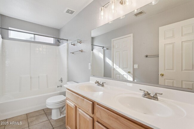 Building Photo - 17606 N 17th Pl