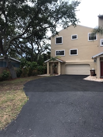Building Photo - 812 E Gulf Blvd