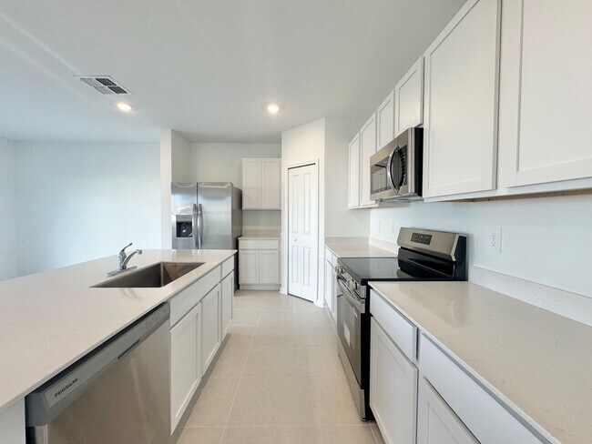 Building Photo - Peace Creek Reserve - 2025 Lennar Home