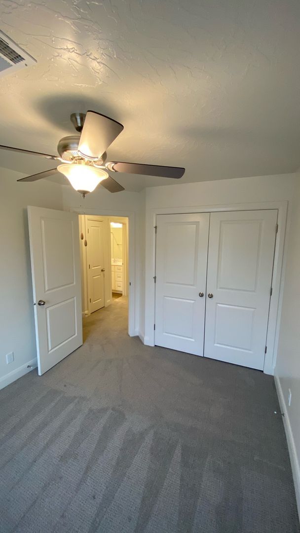 Building Photo - 3 Bed - 2.5 Bath, Large Townhome - 2 Car G...