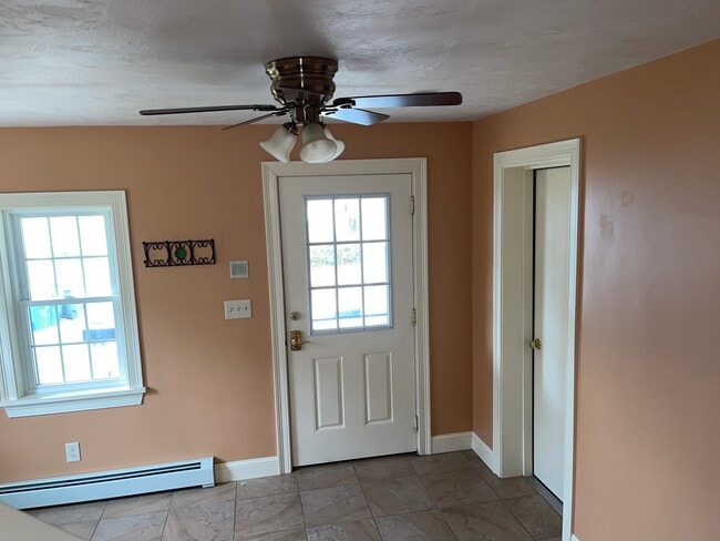 Building Photo - 132 Pitman St