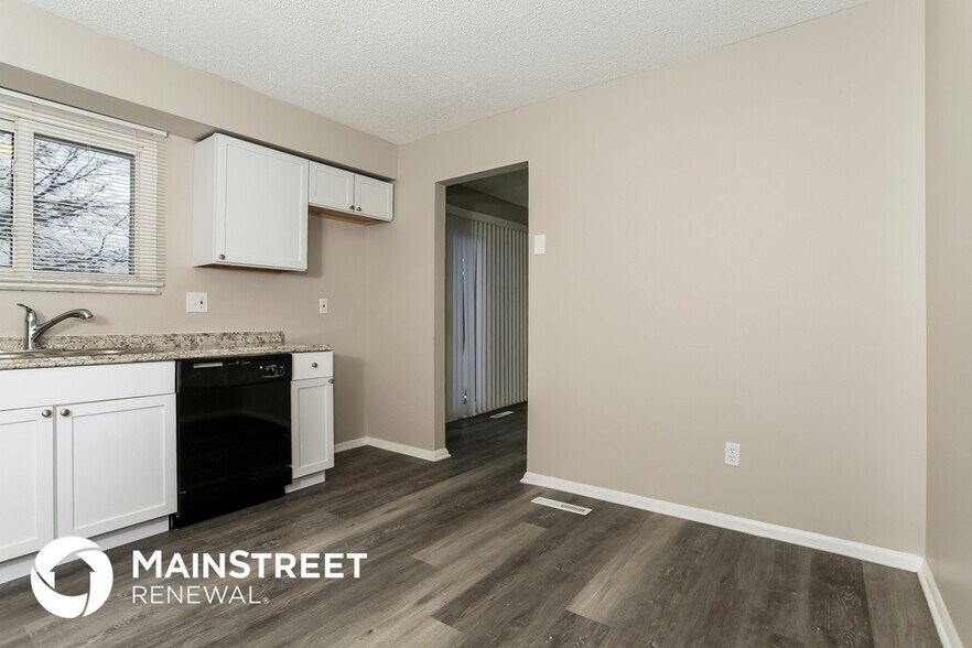 Building Photo - 2033 Queensbridge Dr