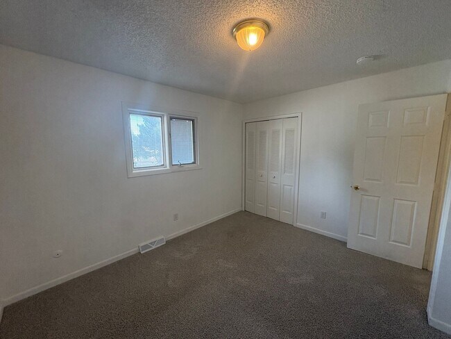 Building Photo - 939 49th Ave Pl