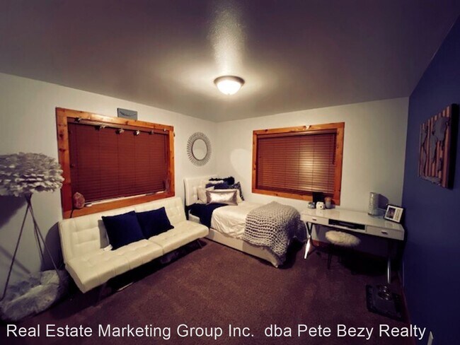 Building Photo - 4 br, 3 bath House - 382-60 Butts Rd