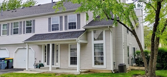 Building Photo - 300 Teak Ln