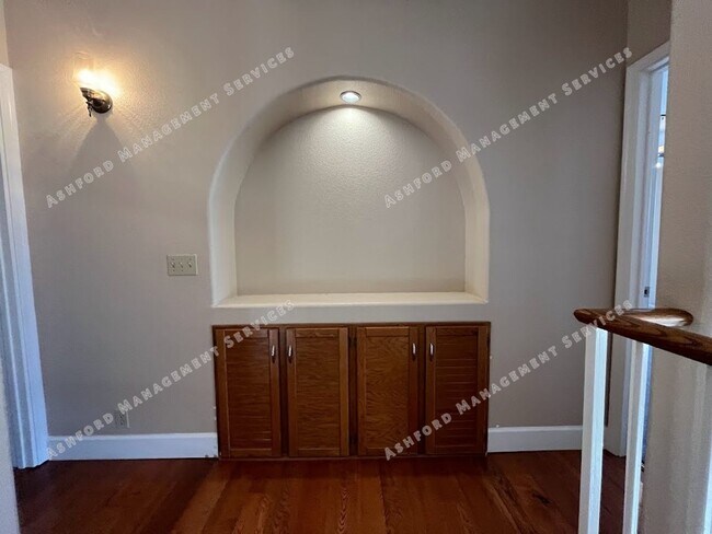 Building Photo - **COMING SOON** BEAUTIFUL 4 BEDROOM 3 BATH...