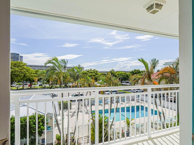 Building Photo - 37 Yacht Club Dr