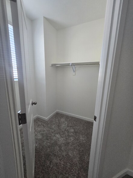 Building Photo - 5387 Euclid Dr