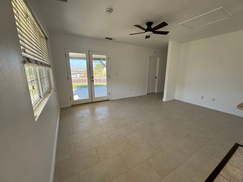 Building Photo - 3481 Grant St