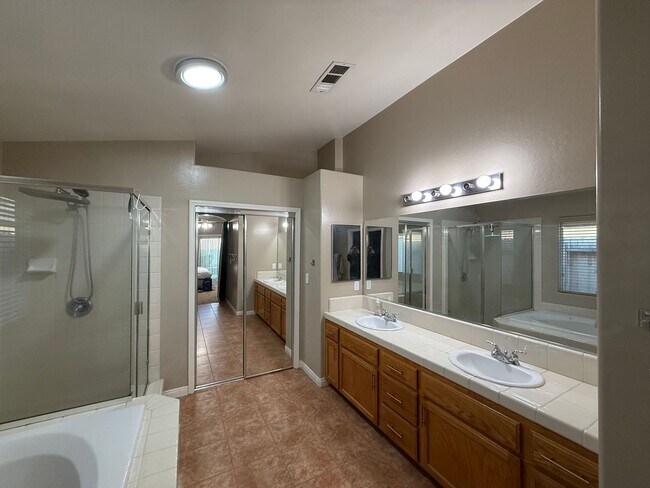 Building Photo - Spacious home with Solar! MOVE IN SPECIAL