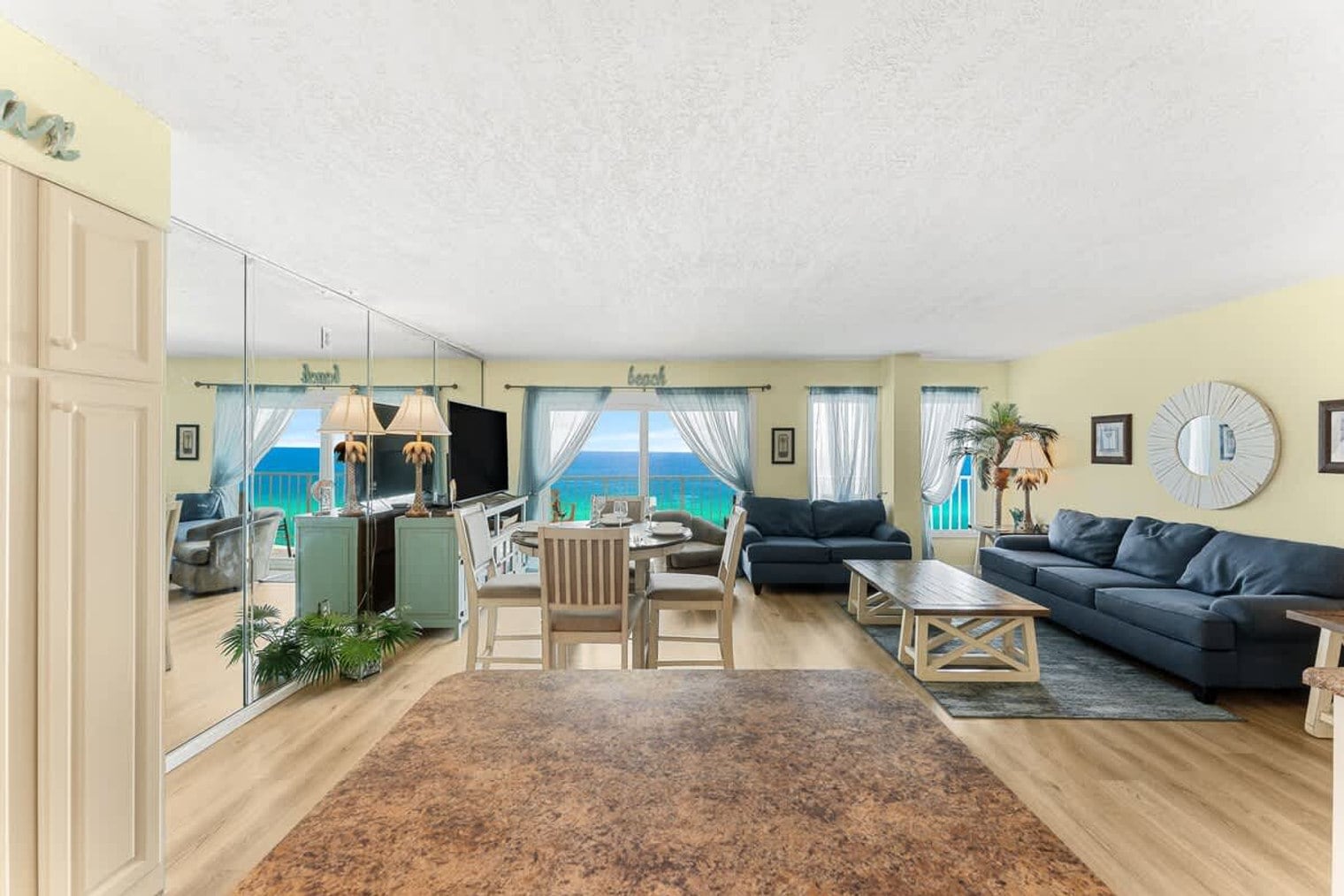 Building Photo - 8743 Thomas Dr