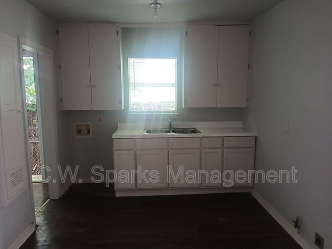 Building Photo - 2309 Idaho Ave