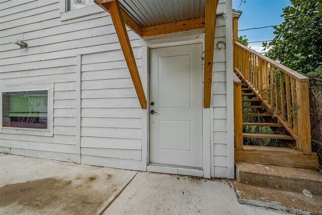 Building Photo - 1511 Scharpe St