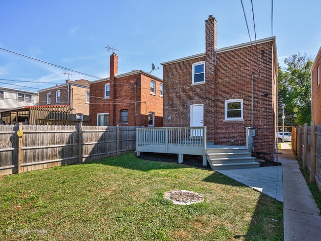 Building Photo - 4036 W 57th St