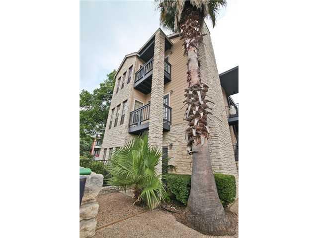 Building Photo - 711 W 21st St