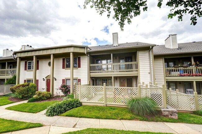 Building Photo - Beautiful 2-Bedroom 2-Bathroom Condo with ...